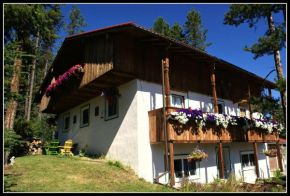 Отель Alpenglow Bed and Breakfast  Кимберли